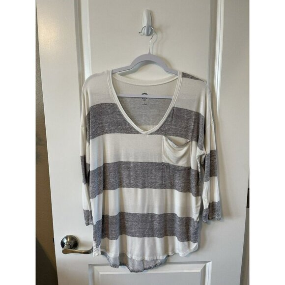 Bulk Lot of 4 womens S Long Sleeve Casual TShirts 3 stripe 1 solid white 1 NWT - Picture 4 of 14